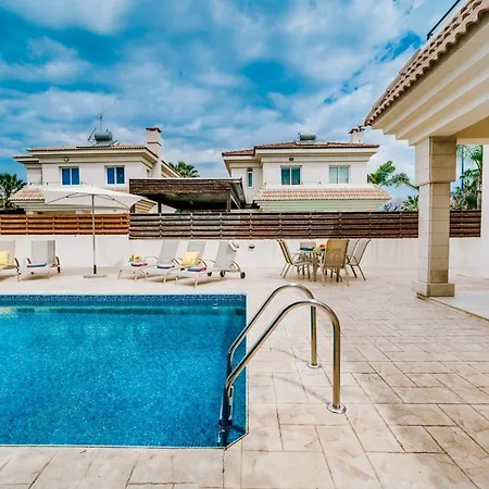 Βίλα Villa Nikol *